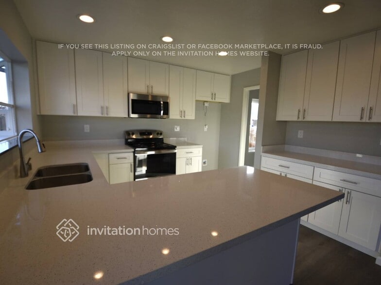 Building Photo - 807 Osprey Way