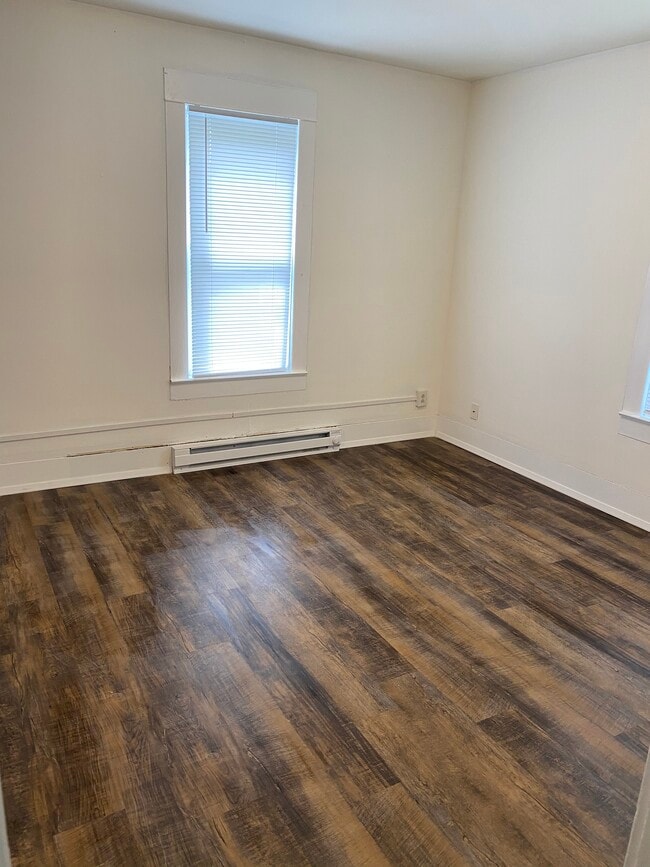 Building Photo - 629 N Barstow St