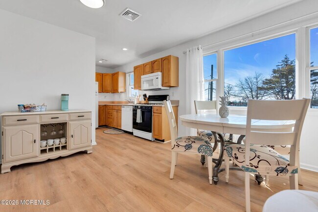 Building Photo - 548 Washington Blvd