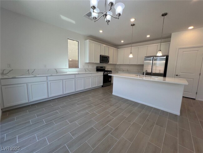 Building Photo - 7470 S Pioneer Way