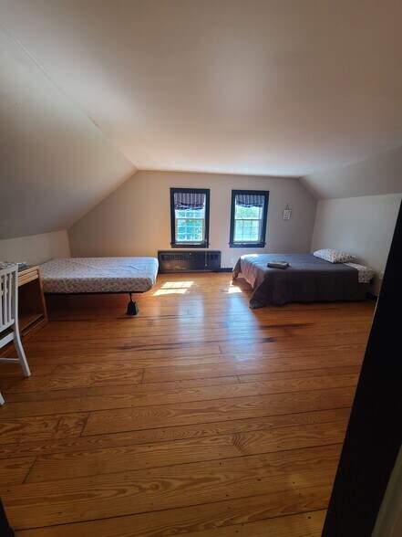 Building Photo - 6 Cherry Hill Dr