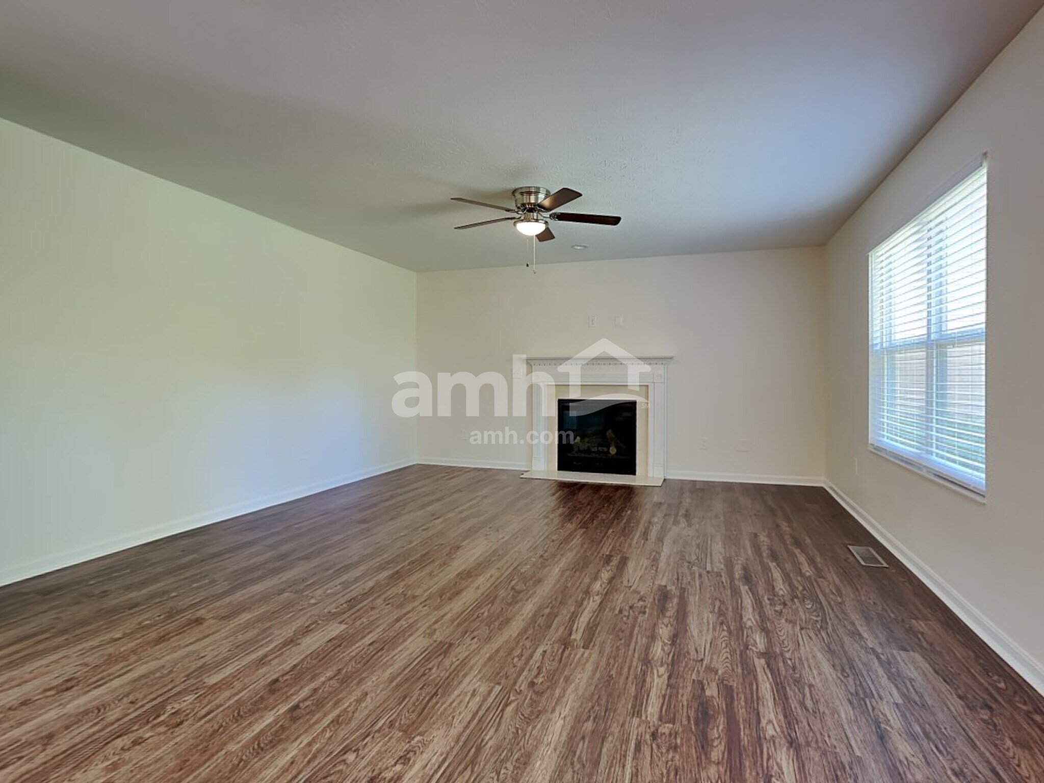 Building Photo - 4498 Megan Danielle Dr