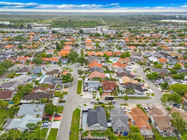 Building Photo - 803 NW 133rd Ct