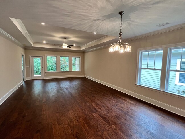 Building Photo - 843 Avery Park Dr