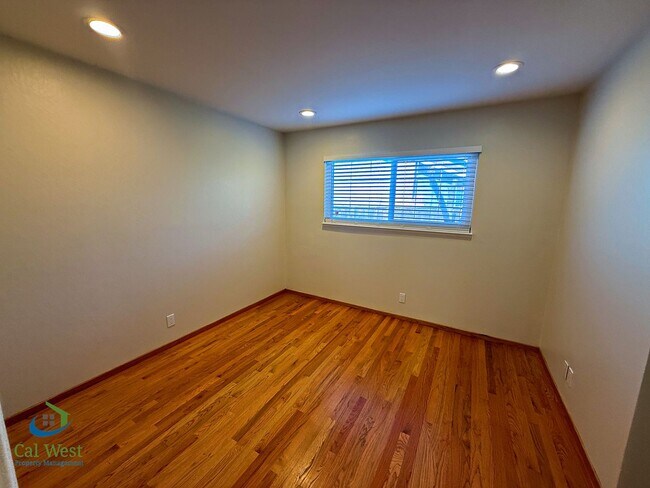 Building Photo - $5195 - 4 Bed/2 Bath Remodeled Home in Santa Clara