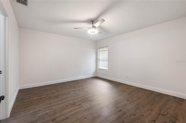 Building Photo - 137 Wellwood Ln