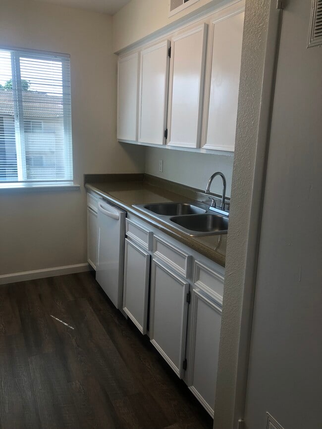 Building Photo - Olive-Dee Apartments