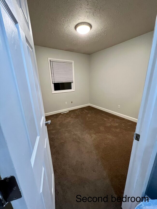 Building Photo - 2116 E Regency Plz