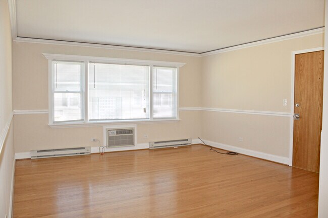 Building Photo - 5037 N East River Rd