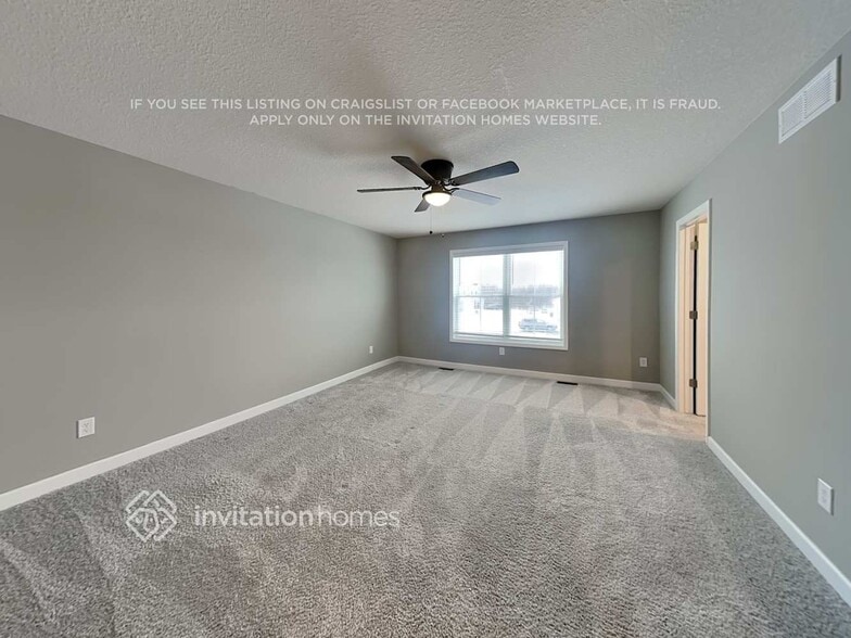 Building Photo - 16700 Dunkirk Cir N