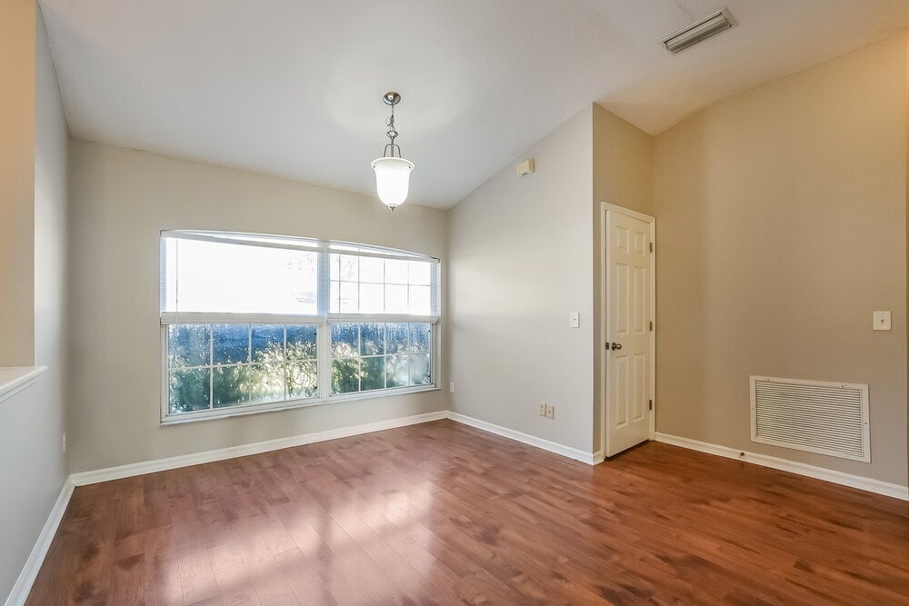 Building Photo - 232 Valley Edge Dr