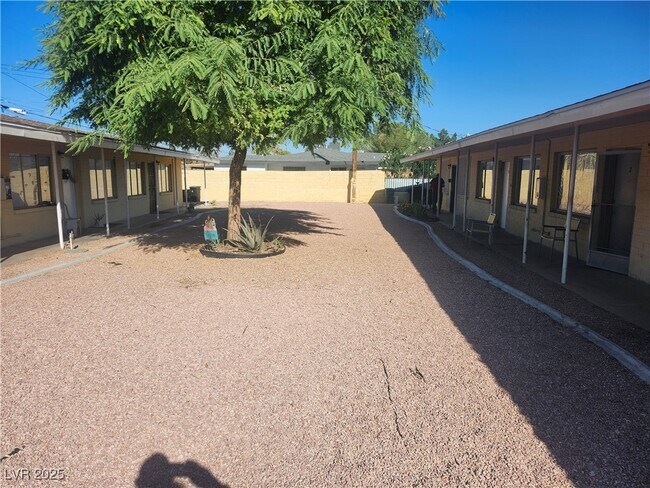 Building Photo - 559 San Pablo Dr