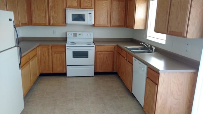 Building Photo - 336 N Maybell Ave