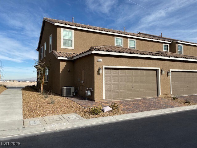Building Photo - 3166 McKenna Dawn Ave