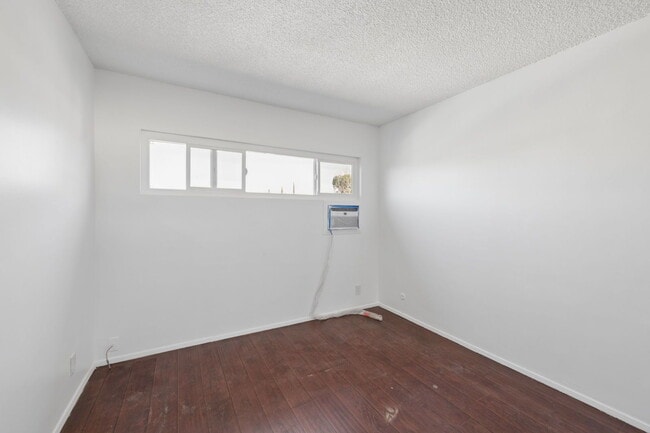 Building Photo - 6828 Fulton Ave