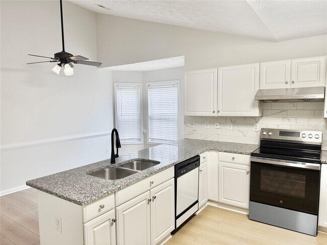 Building Photo - 1070 Rafington Dr