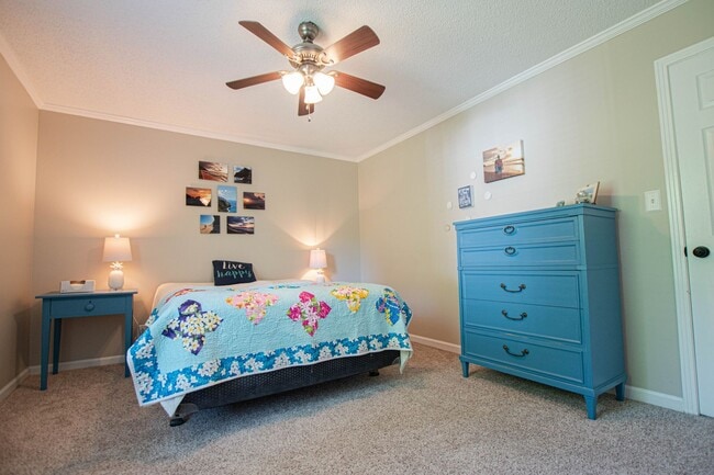 Building Photo - Pet Friendly Four Bedroom on Exit 8!