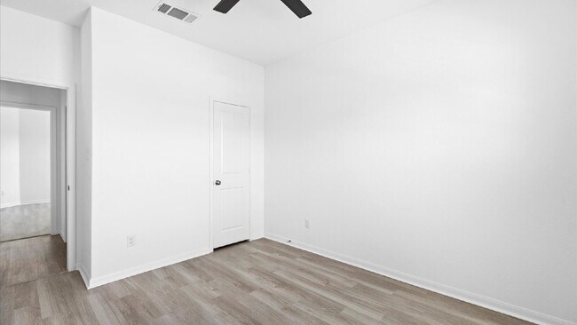 Building Photo - Charming 3-Bedroom Home on a Quiet Cul-de-...