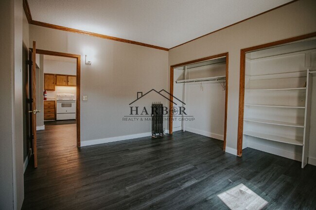 Building Photo - $500 Gift Card Move in Special