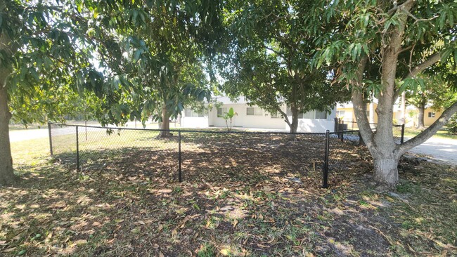 Primary Photo - 198 SE 27th Ct