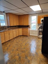 Building Photo - Beautiful 4 Bed/ 2 Bath House for Rent