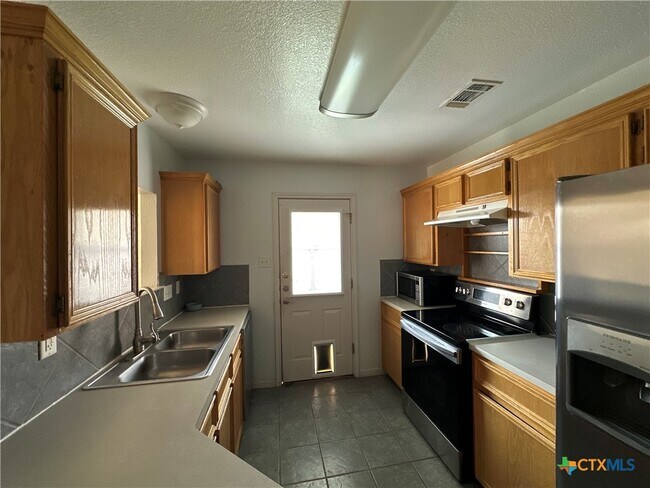 Building Photo - 3005 Dannen Ct