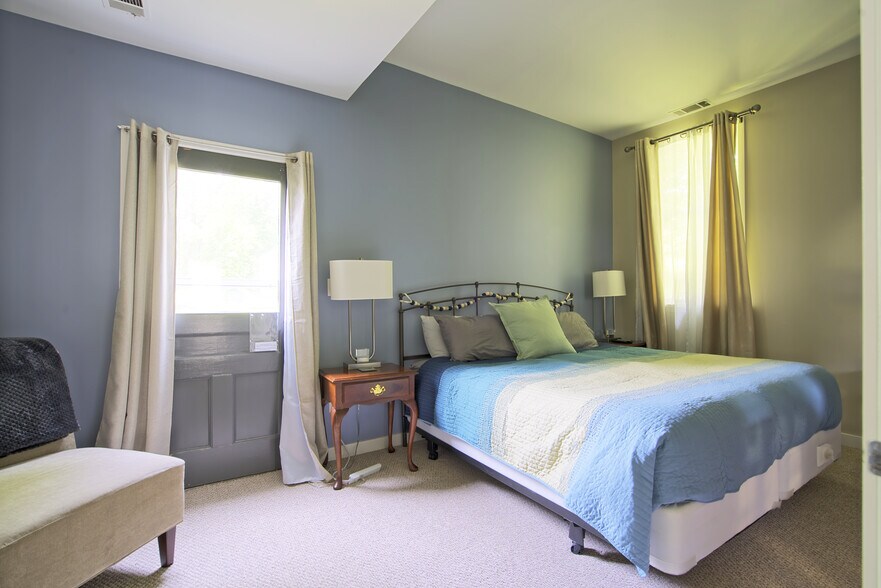 Building Photo - 2 Willets Pl