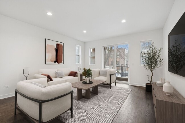 Building Photo - 1952 W Ohio St