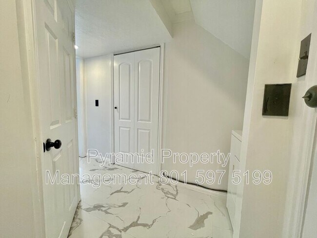 Building Photo - 4111 W 9580 S