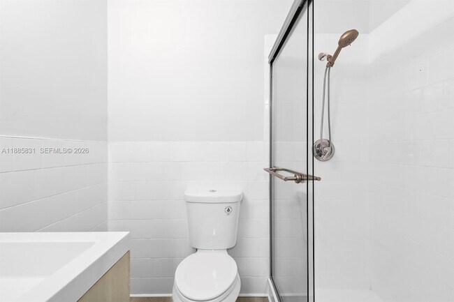 Building Photo - 1109 NE 6th Ave