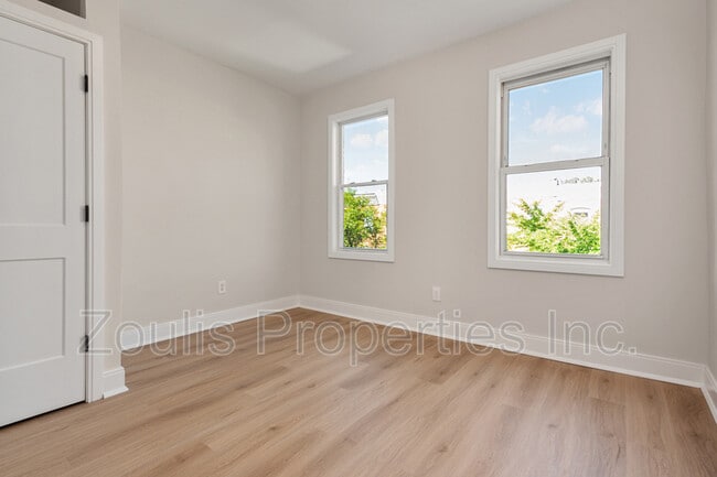 Building Photo - 311 S Newkirk St