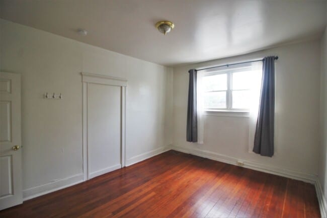Building Photo - 2026/2027 JHU Off-Campus Awesome 6bd/3ba spacious and CAC! Available 6/15