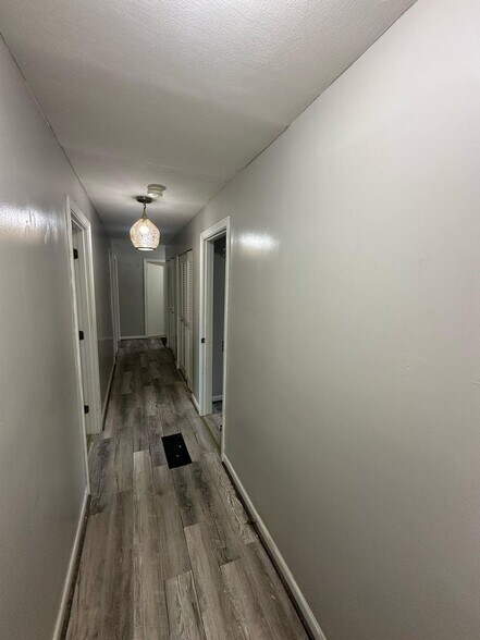 Building Photo - 48 Fernview Ave