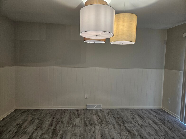 Building Photo - 8224 N Akins Rd