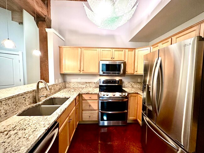 Newer Granite Countertops! - 55 S Harding St