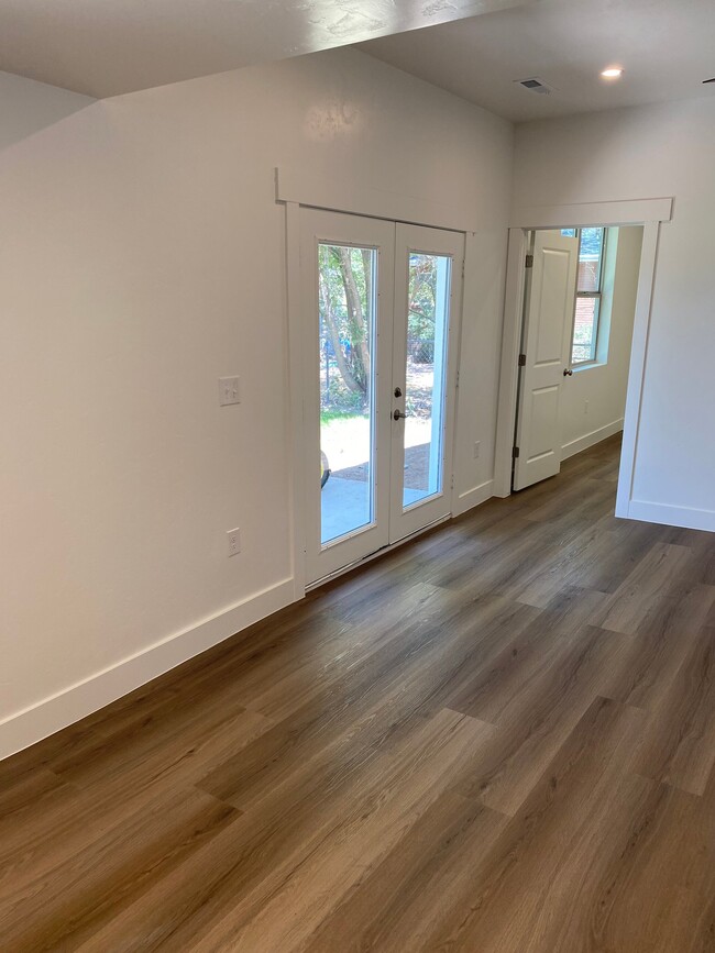 Building Photo - 1028 S 700 E