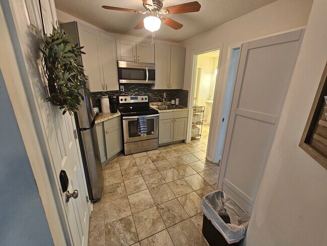 Building Photo - 104 Timberwood Ln