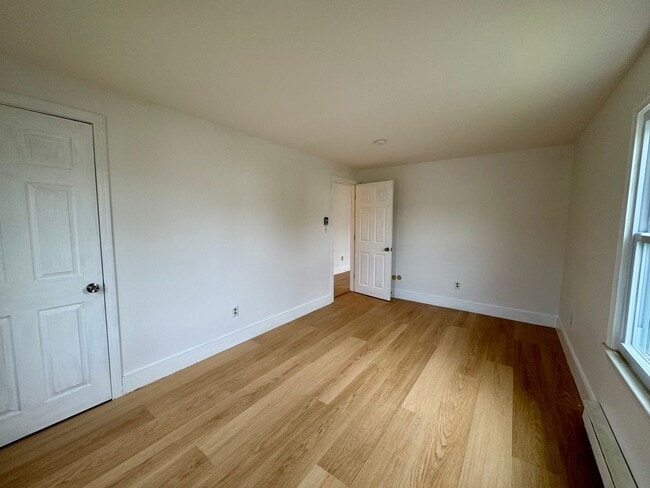 Building Photo - South Portland 2BD/1BA with Off Street Par...
