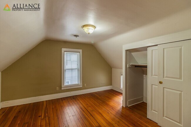 Building Photo - Sixteenth St. 328 N.