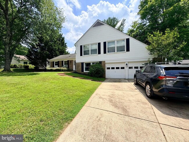 Building Photo - 12904 Missionwood Way