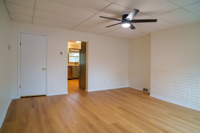 Building Photo - 3157 Shadeland Ave