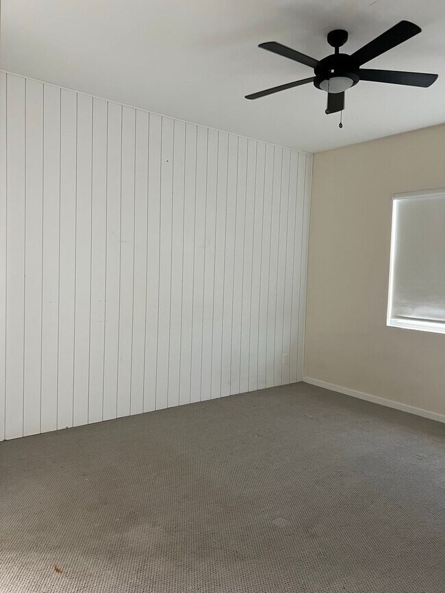 Building Photo - 5140 S Springs Pl