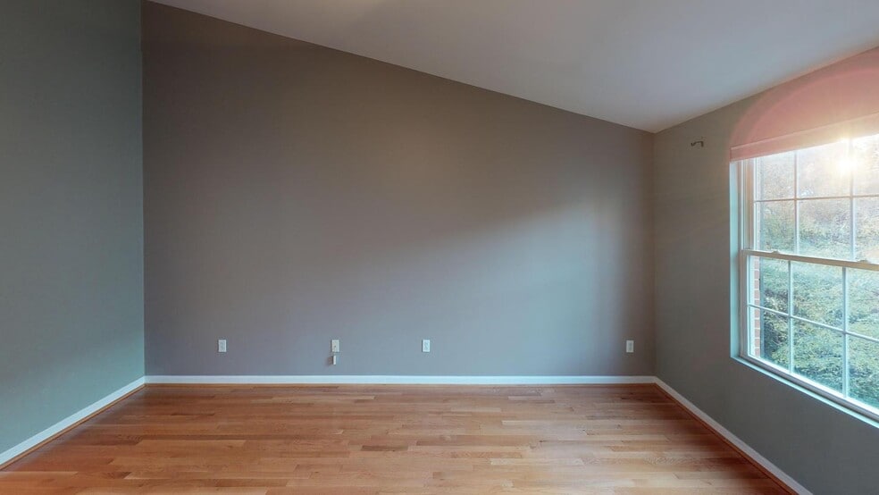 Building Photo - 1137 N Orianna St