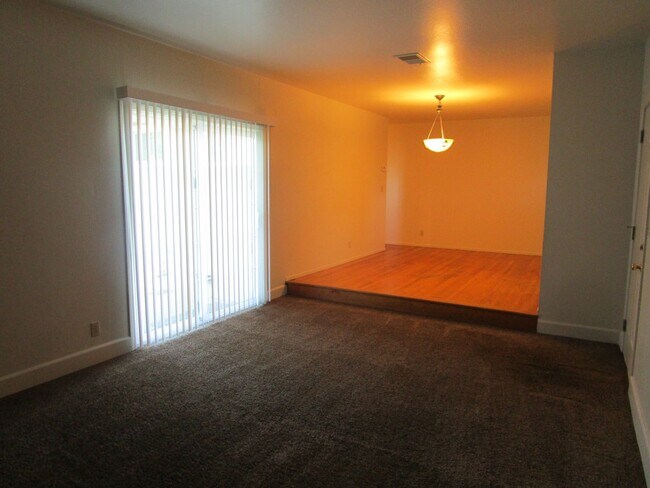 Building Photo - 2039 Barbour Dr