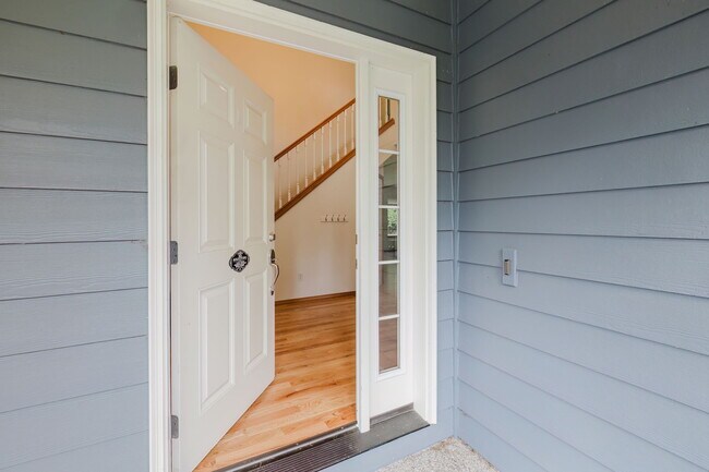Building Photo - 6492 Wexford Ave SW
