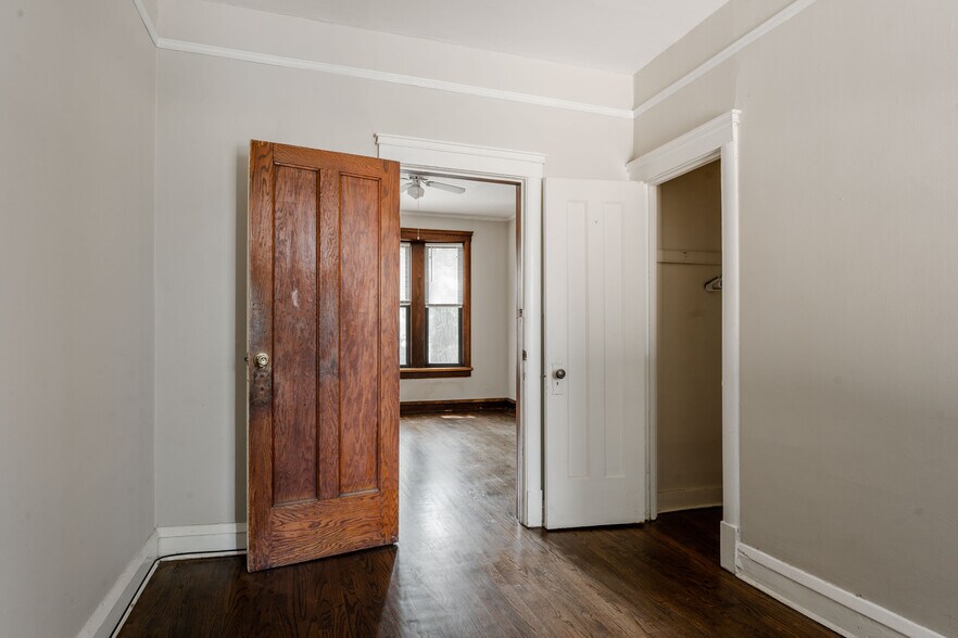 Building Photo - 3620 W Grace St