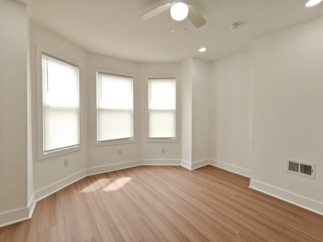 Building Photo - 143 N Conestoga St