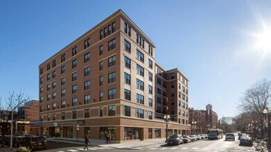 Building Photo - 1 bedroom in Chicago IL 60613