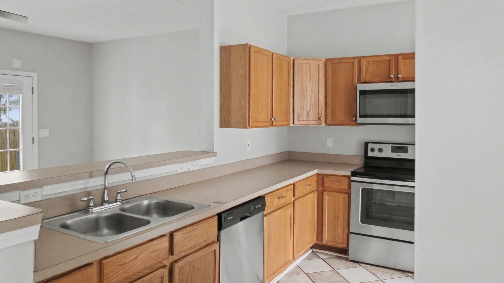 Building Photo - 21 Timber Ridge Dr