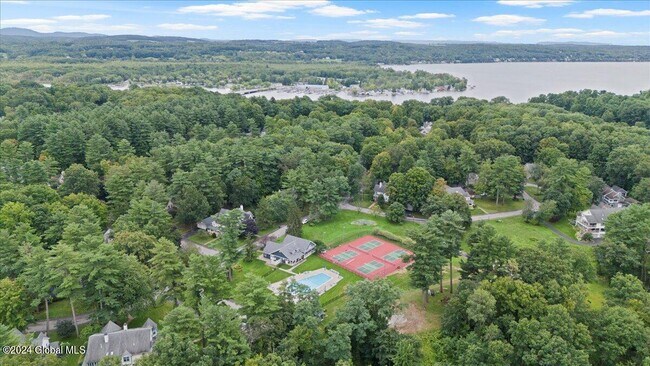 Building Photo - 12 Vallera Rd